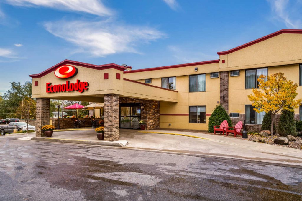 An Econo Lodge In Rochester Wisconsin Source Choice Hotels.jpg