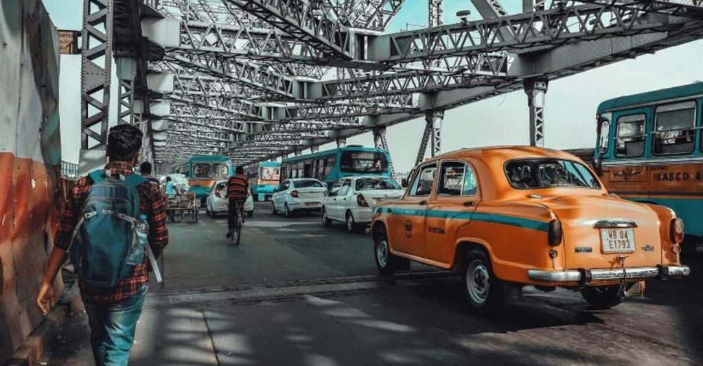 Howrah Bridge Over Hooghly River C.jpg